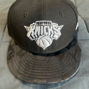 New York Knicks Black Snapback Cap